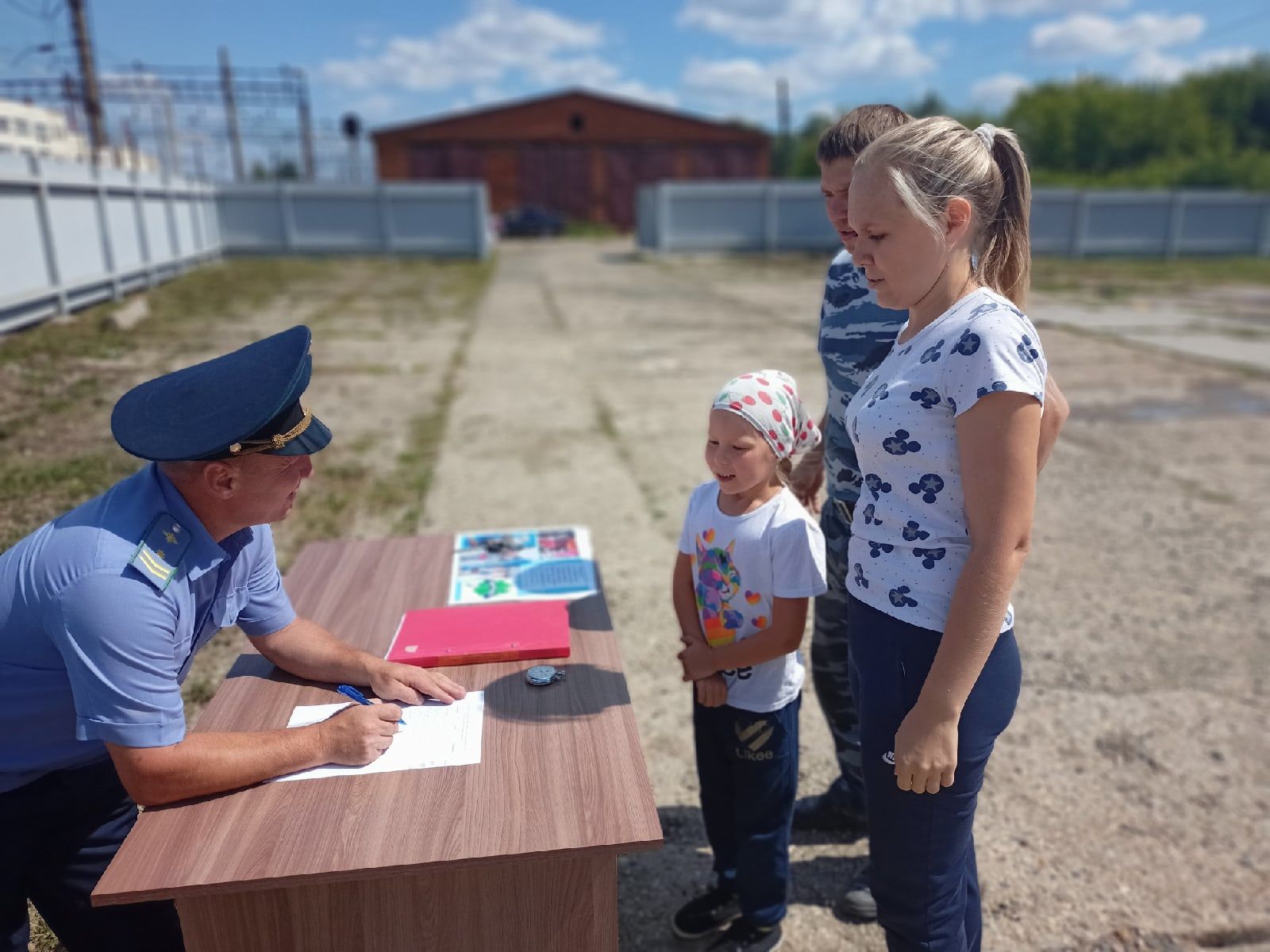 В Агрызе прошел конкурс "Папа, мама, я - мы с пожарными друзья"