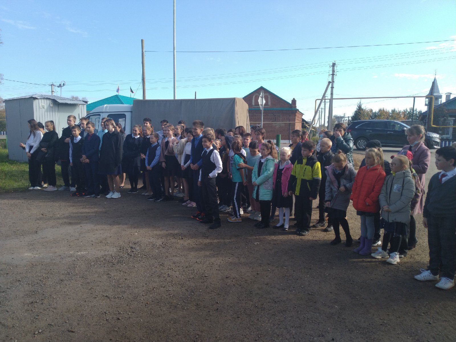 В Иж-Бобье эвакуировали школьников