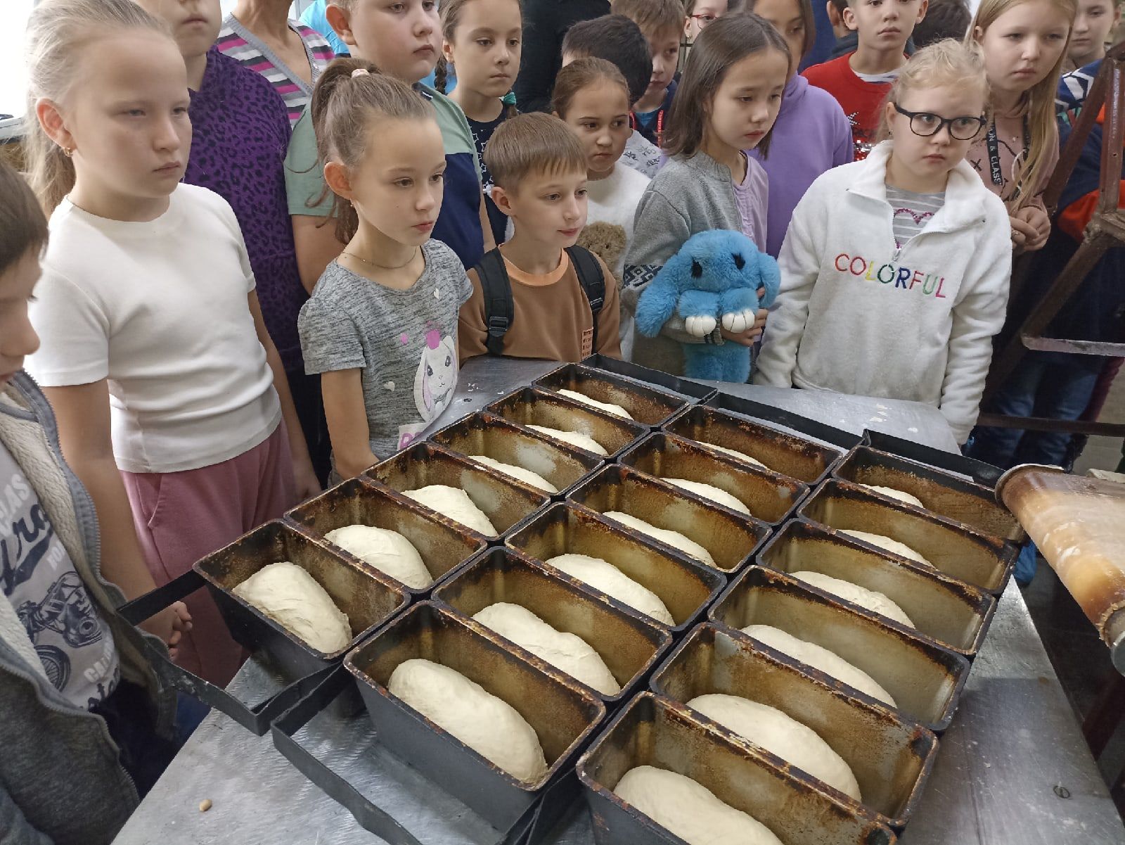 Школьники Агрыза побывали в цехе по производству хлеба