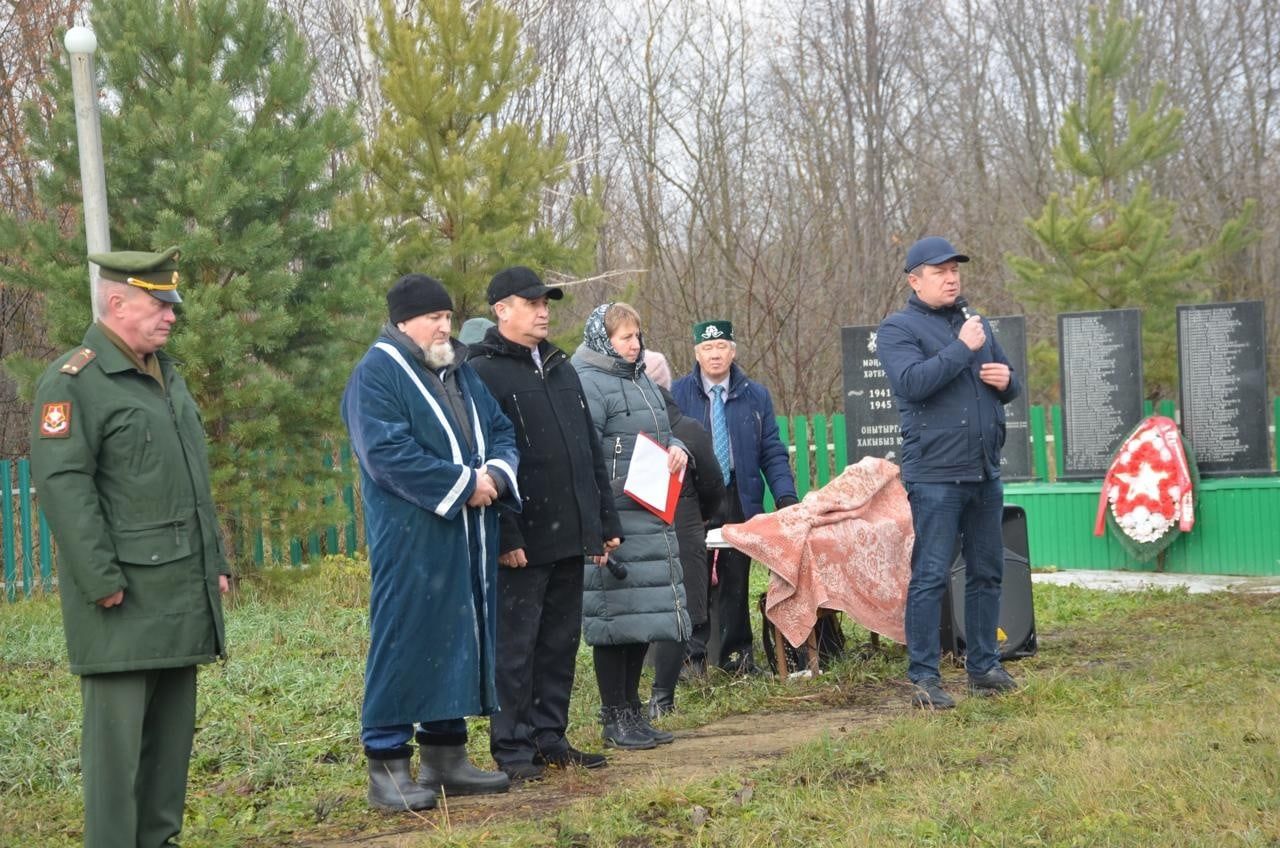 В Табарлях почтили память сержанта Ленара Гараева, погибшего в ходе СВО на Украине