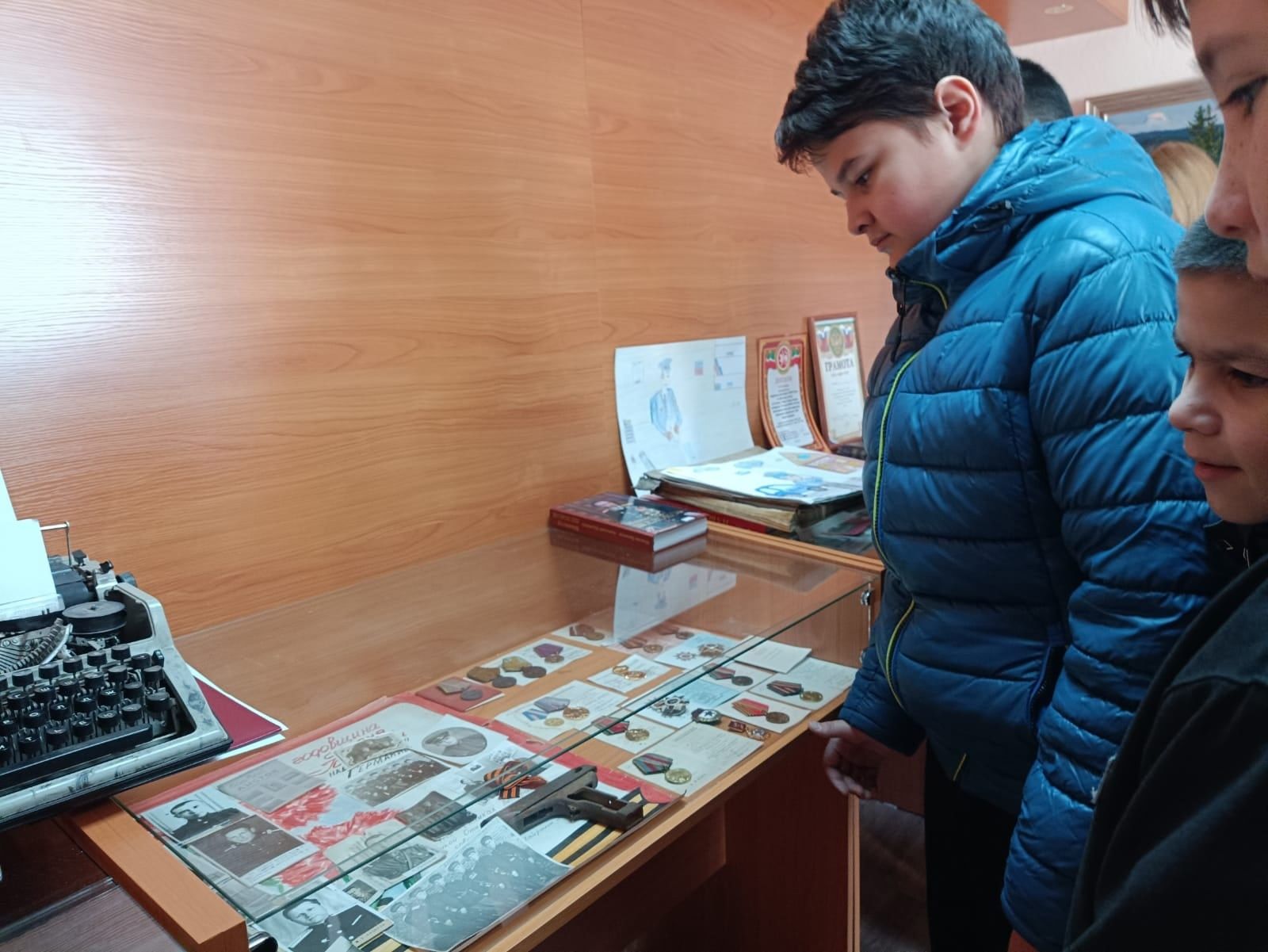 Агрызские школьники побывали в Музее славы отдела полиции