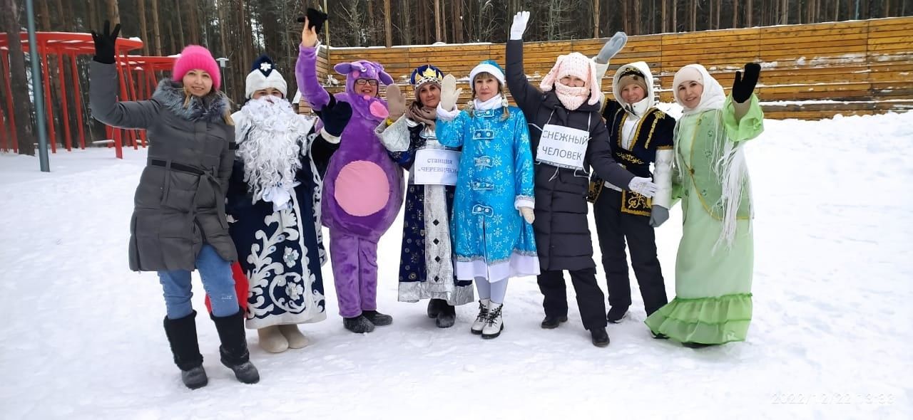 Библиотекари Агрыза устроили в парке «Зимние забавы» для детей