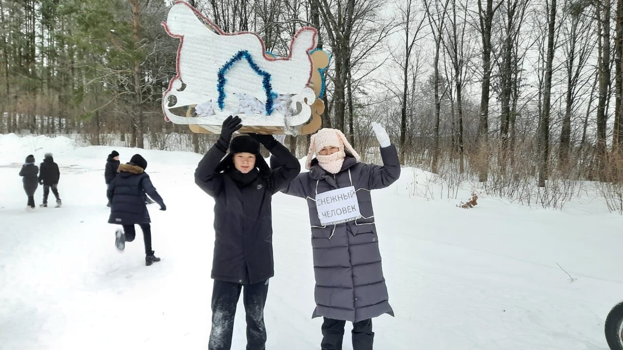 Библиотекари Агрыза устроили в парке «Зимние забавы» для детей