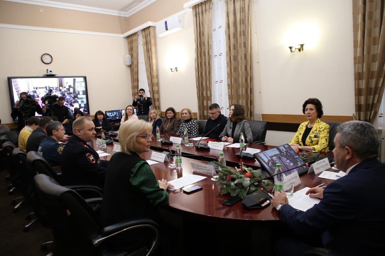 В преддверии зимних каникул Госавтоинспекция Татарстана приняла участие в заседании республиканского совета родителей