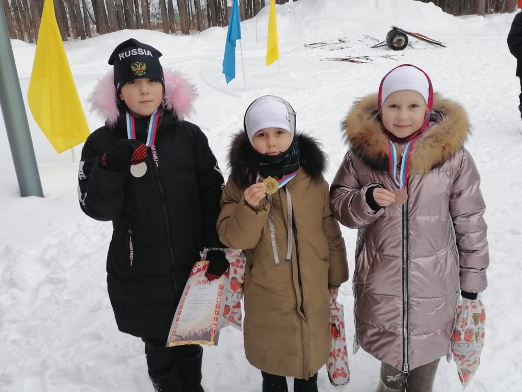Учащиеся агрызских школ приняли участие в "Школьной лыжне"