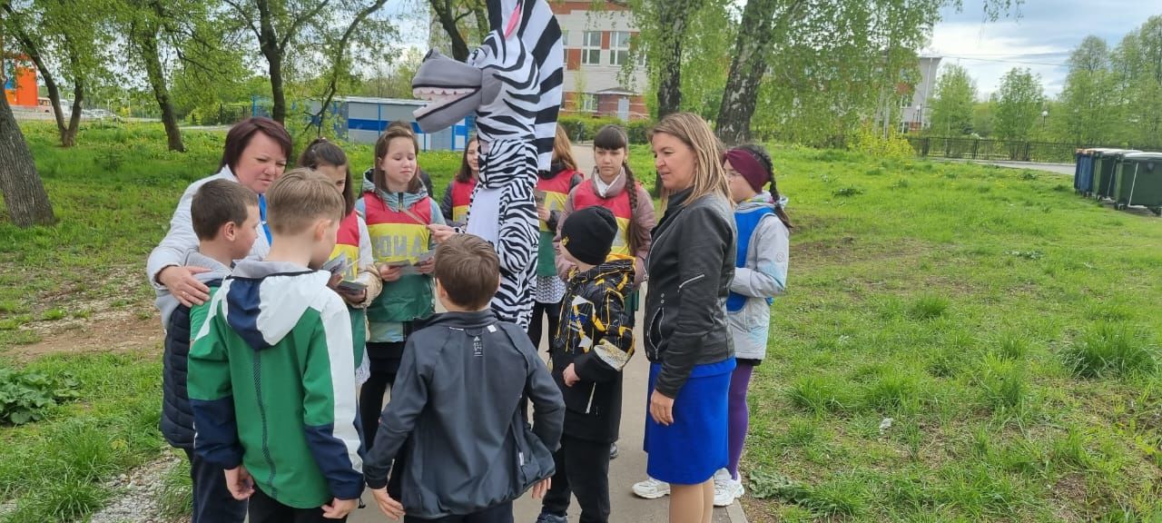 Сотрудники Госавтоинспекции совместно с ЮИД провели акцию «Внимание, дети!»