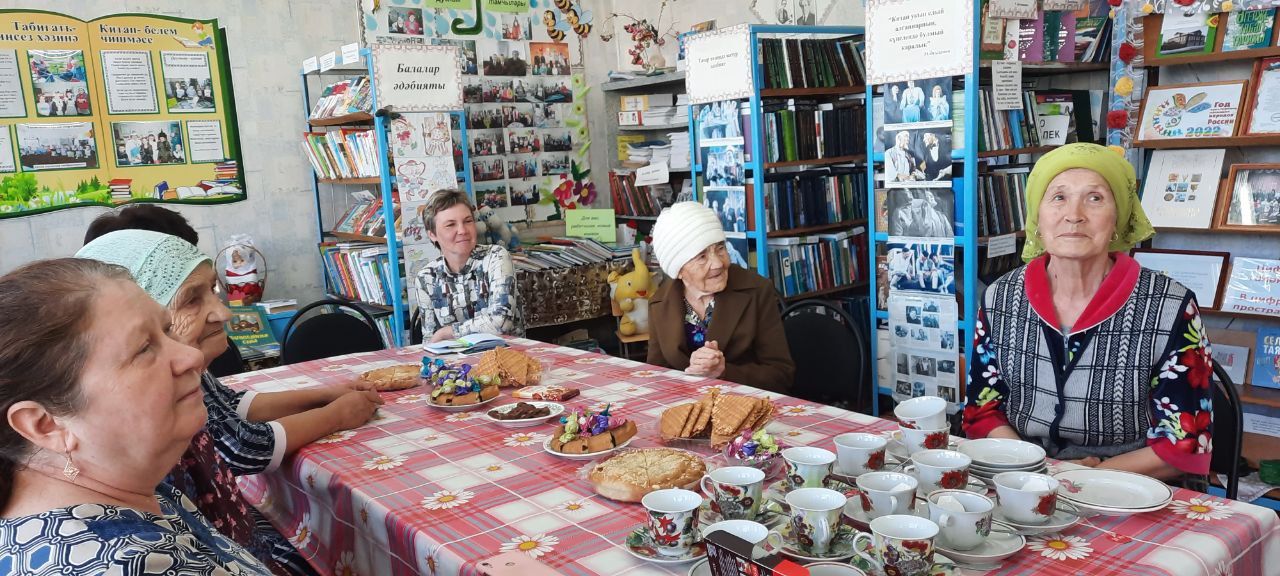 Ветеран культуры Фаиз Мусин поделился ретро-фотографией "Агрызских вестей"