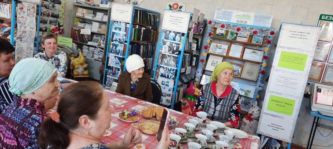 Ветеран культуры Фаиз Мусин поделился ретро-фотографией "Агрызских вестей"