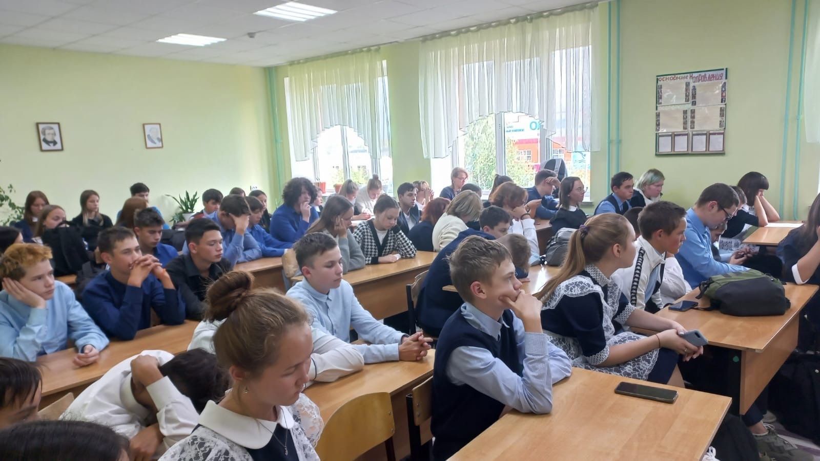 Школьники в Агрызе говорили о терроризме и экстремизме