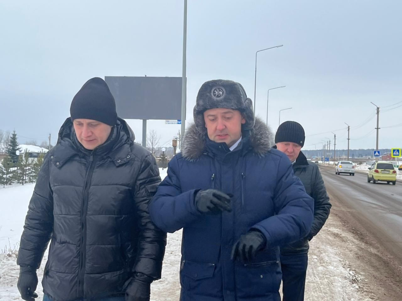 Новый руководитель района Ленар Нургаянов проводит пеший обход улиц Агрыза