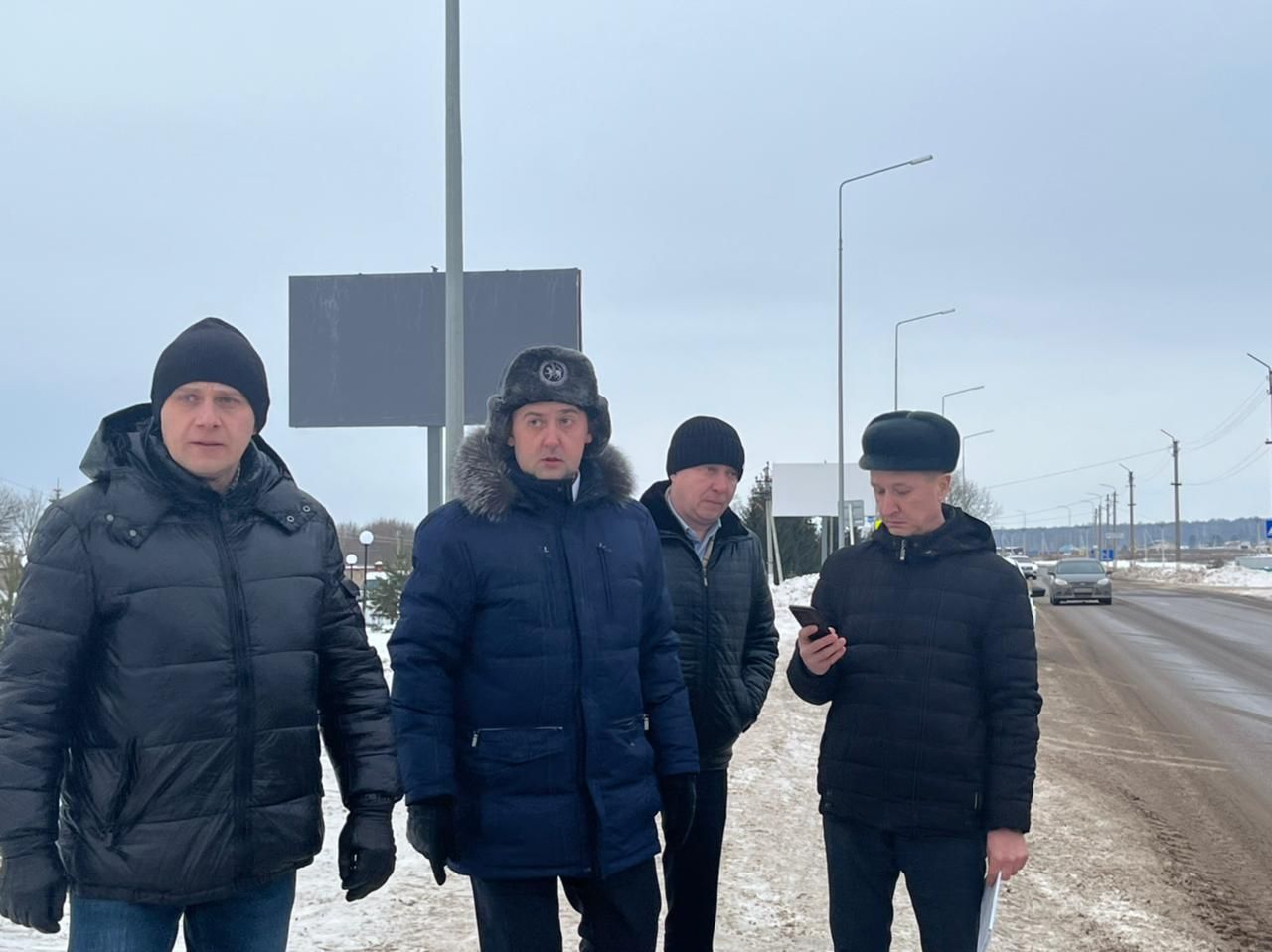 Новый руководитель района Ленар Нургаянов проводит пеший обход улиц Агрыза