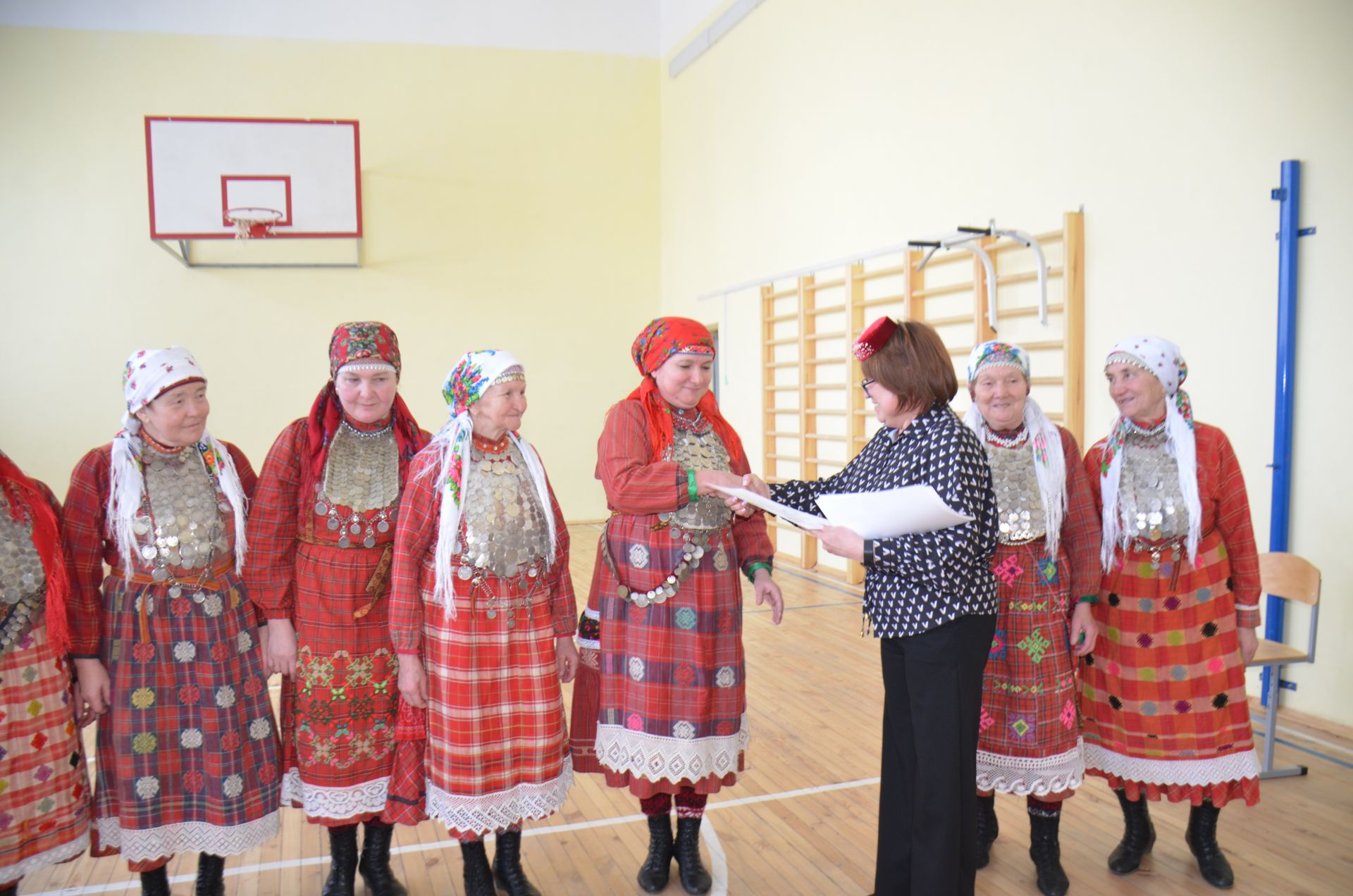 Көчек мәктәбендә Халыкара туган тел көненә багышланган бәйрәм узды (ЗУР ФОТОРЕПОРТАЖ)