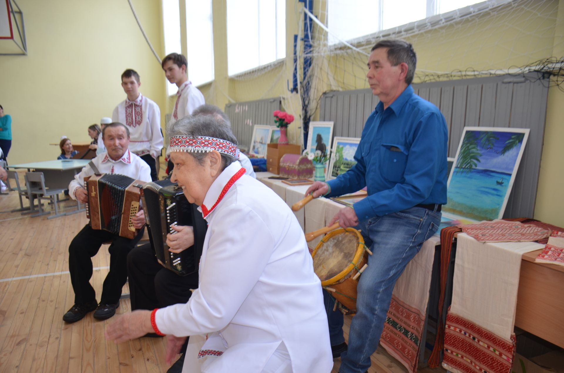 Көчек мәктәбендә Халыкара туган тел көненә багышланган бәйрәм узды (ЗУР ФОТОРЕПОРТАЖ)