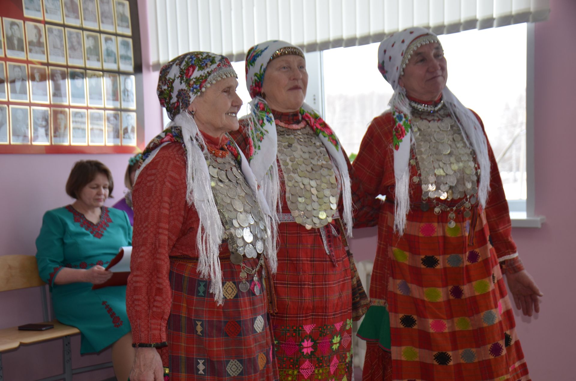 Көчек мәктәбендә Халыкара туган тел көненә багышланган бәйрәм узды (ЗУР ФОТОРЕПОРТАЖ)