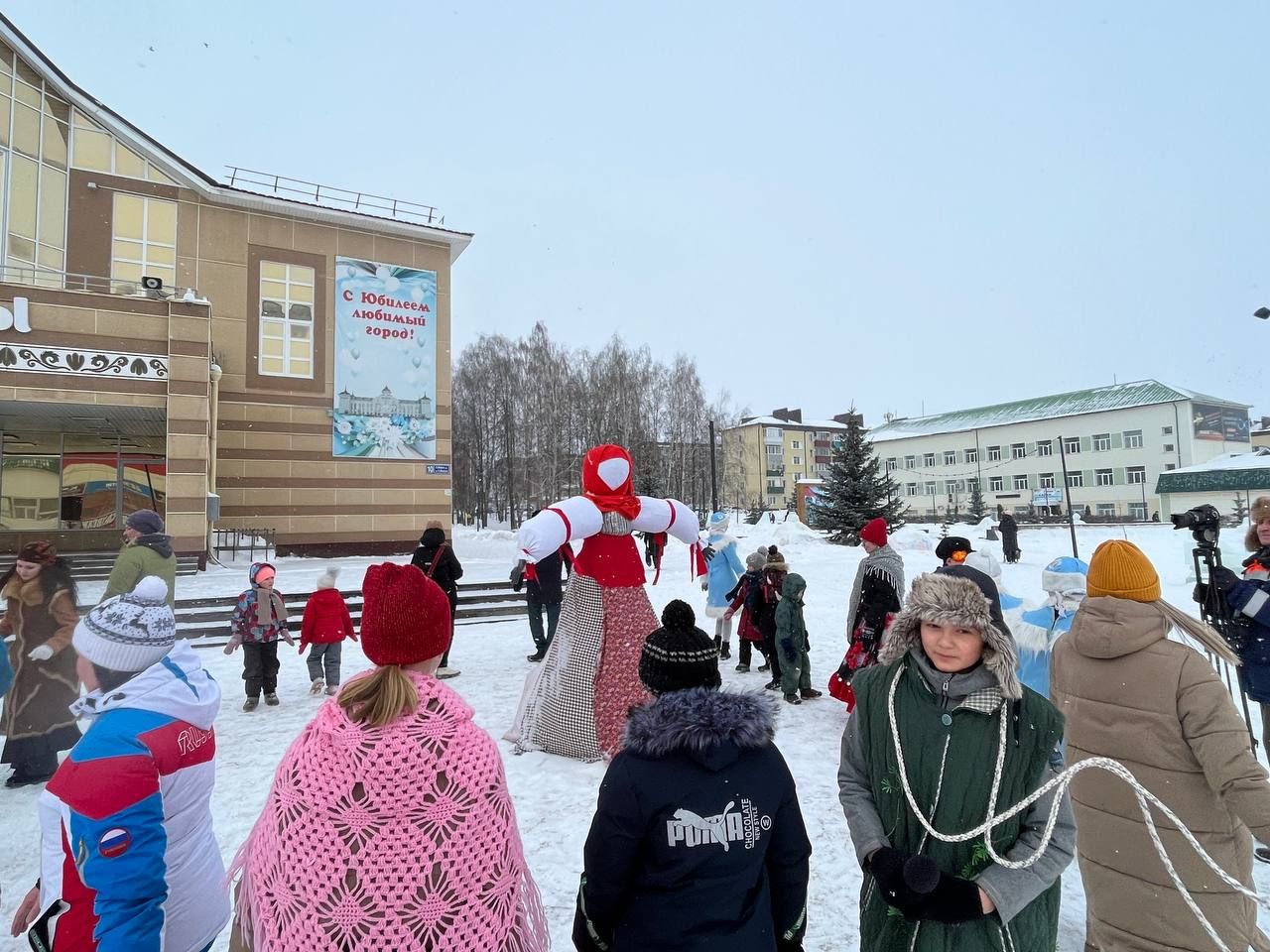 В Агрызе состоялись Масленичные гуляния