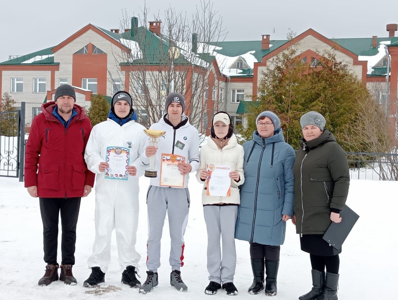 Для школьников Агрызского района прошла военно-спортивная игра «Зарница»