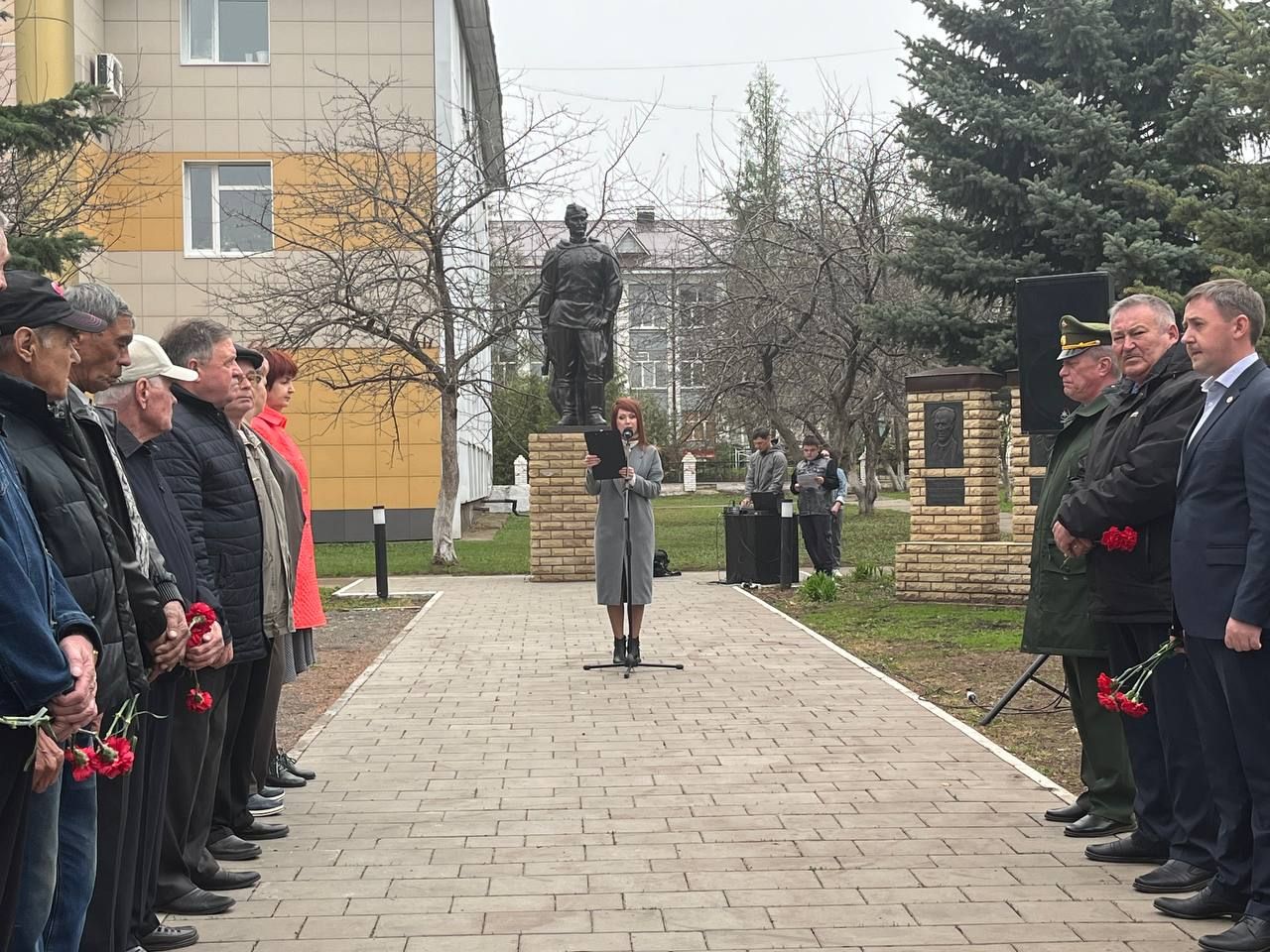 Акция памяти, посвященная 37-ой годовщине катастрофы на Чернобыльской АЭС прошла в Агрызе (ФОТО, ВИДЕО)