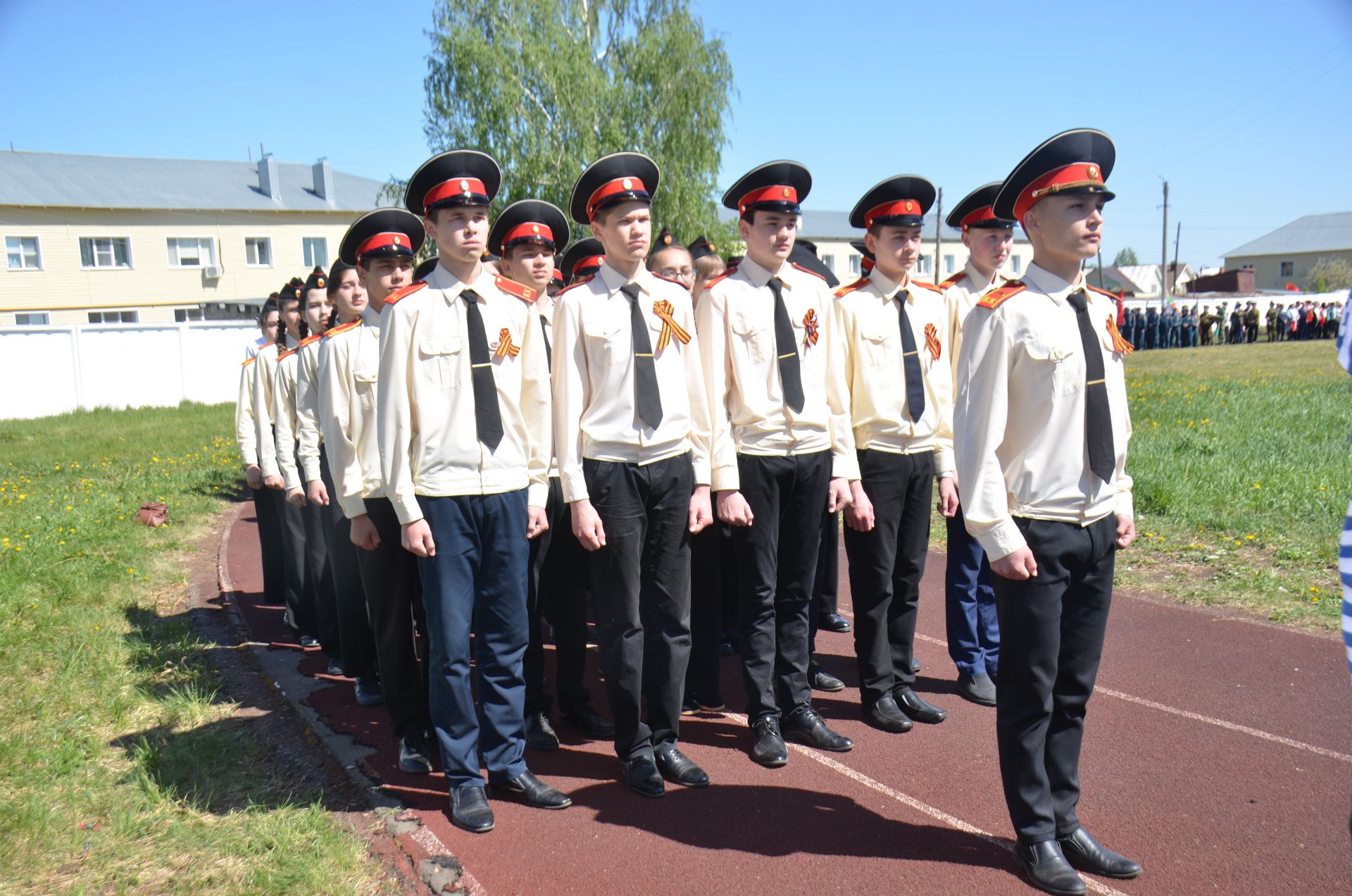 В День Победы агрызцы вышли на парад трудовых коллективов (ФОТОРЕПОРТАЖ)