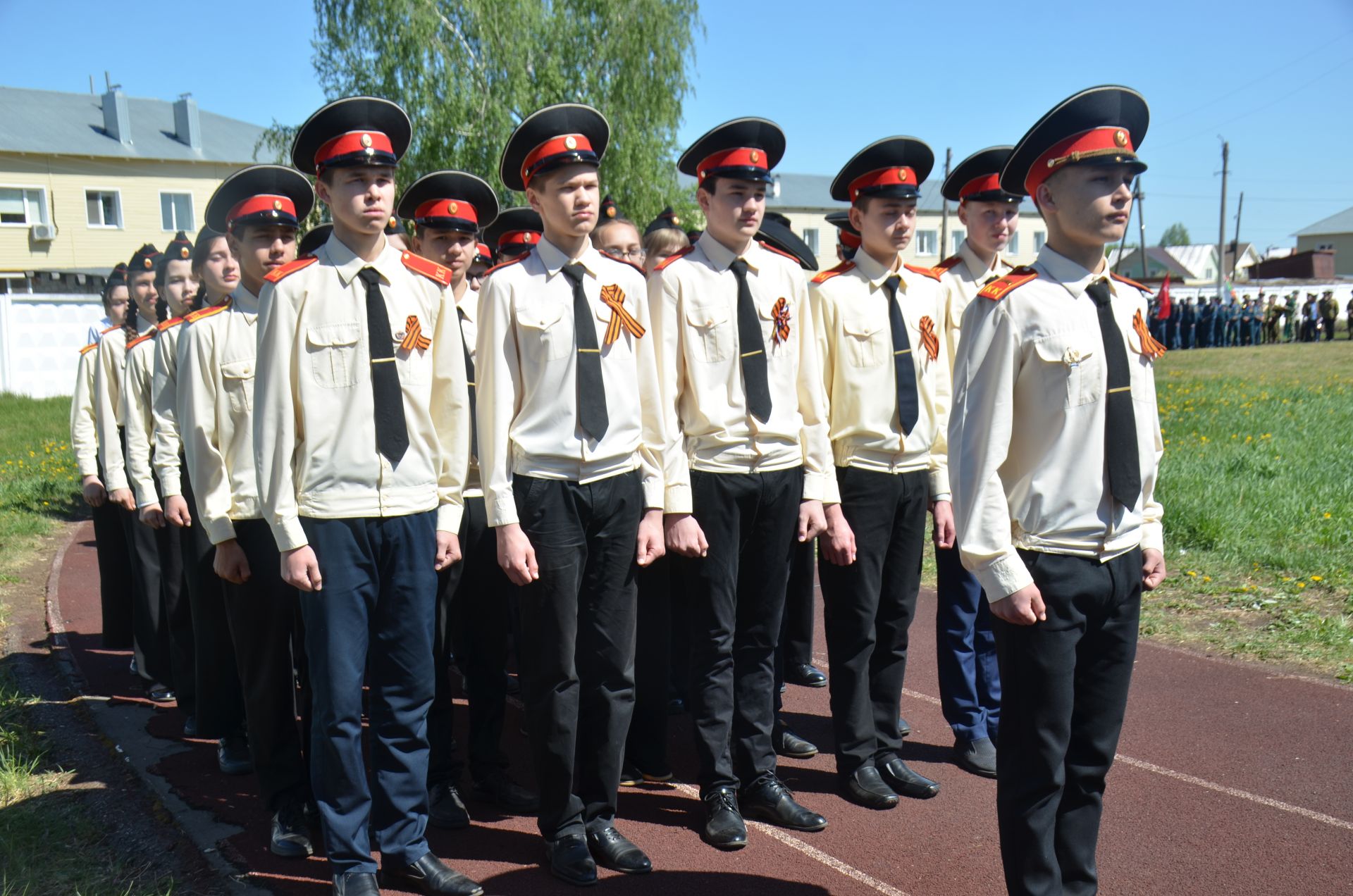 В День Победы агрызцы вышли на парад трудовых коллективов (ФОТОРЕПОРТАЖ)