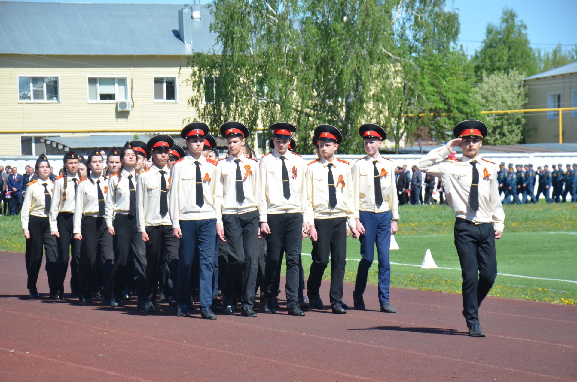 В День Победы агрызцы вышли на парад трудовых коллективов (ФОТОРЕПОРТАЖ)