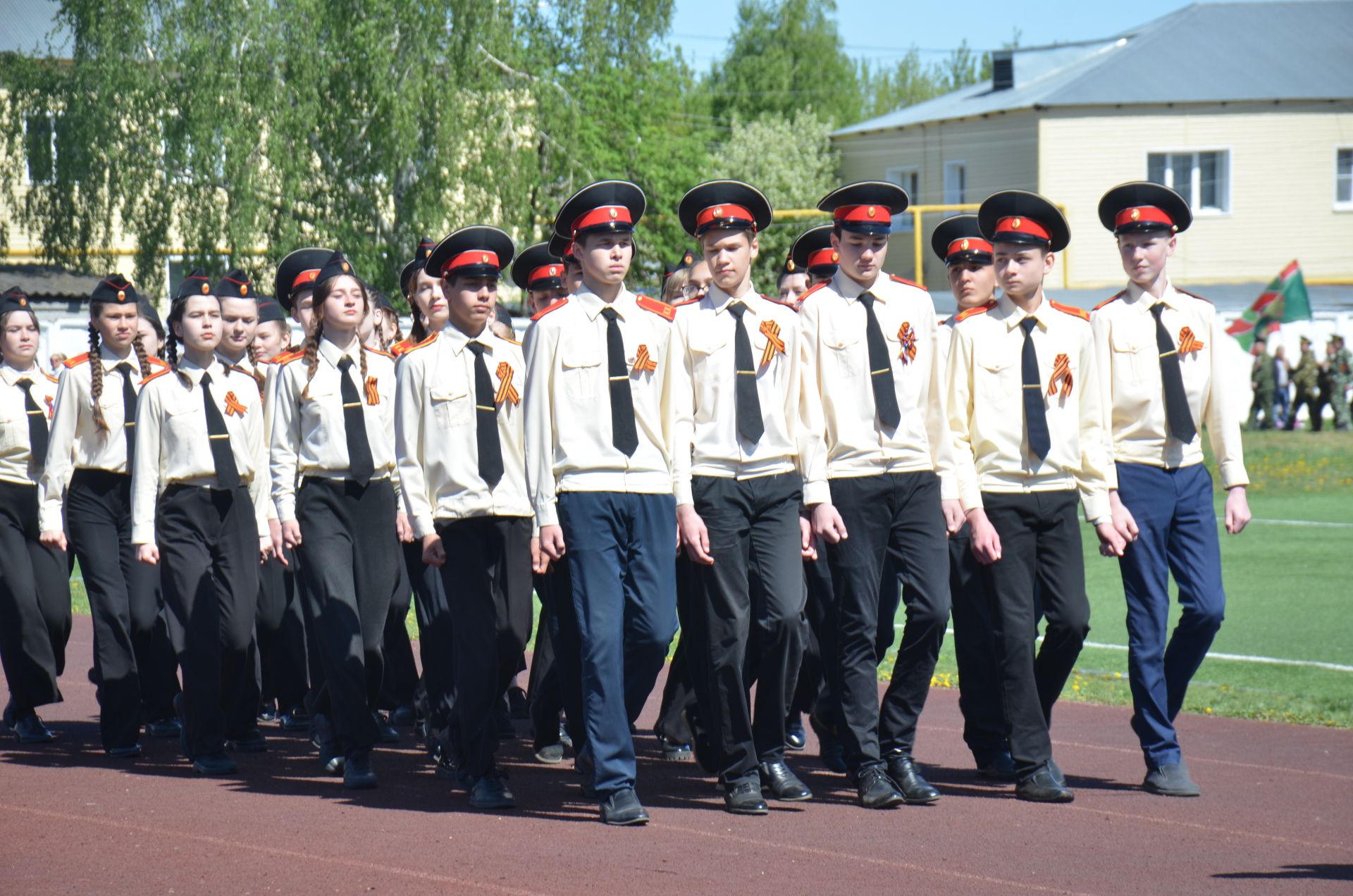 В День Победы агрызцы вышли на парад трудовых коллективов (ФОТОРЕПОРТАЖ)