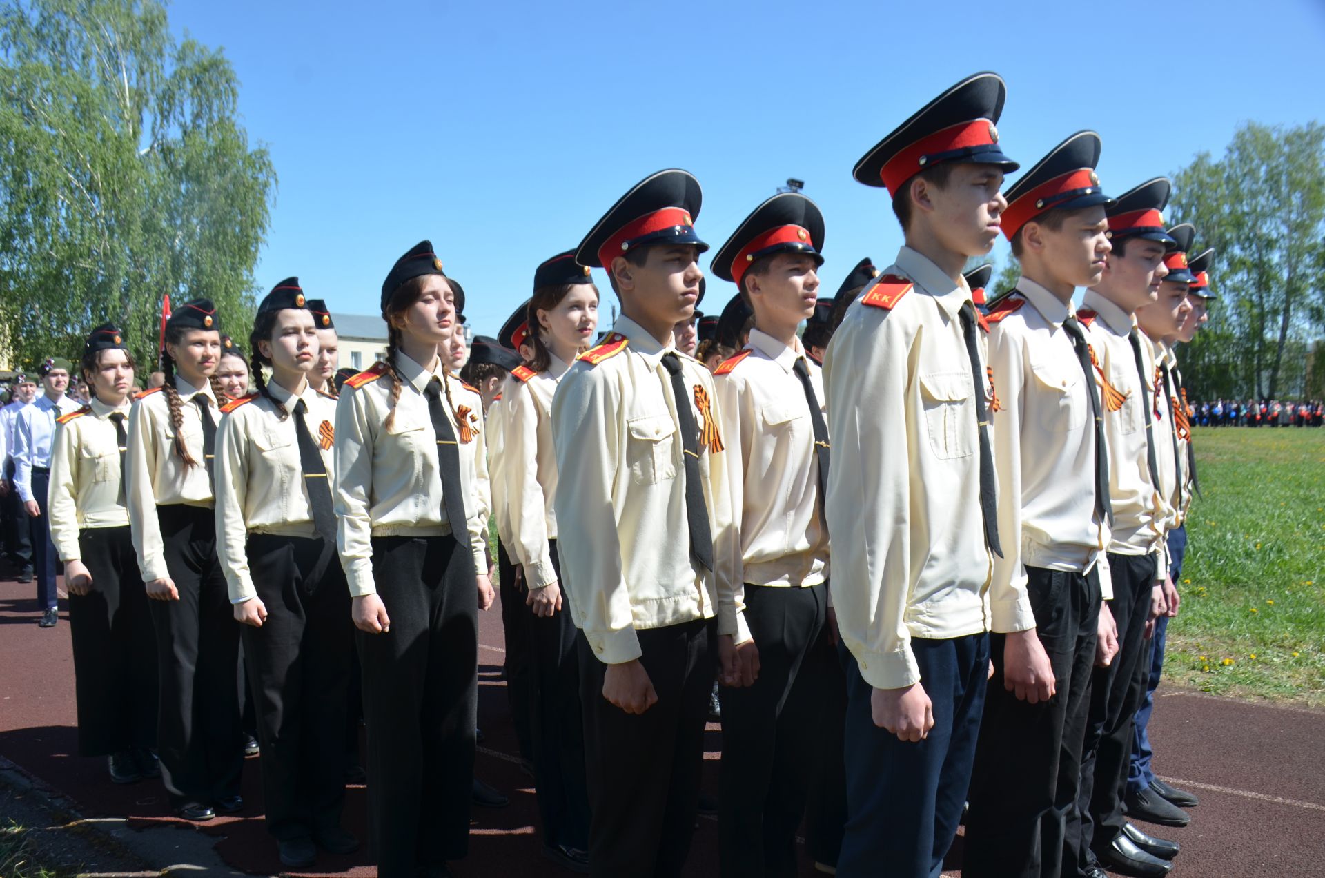 В День Победы агрызцы вышли на парад трудовых коллективов (ФОТОРЕПОРТАЖ)