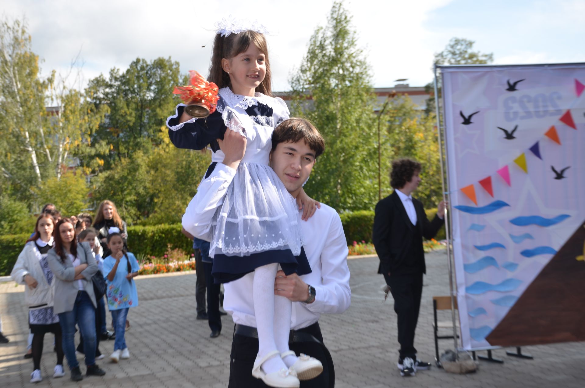 Районда укучылар саны иң күп булган 3нче мәктәптә Белем бәйрәме узды