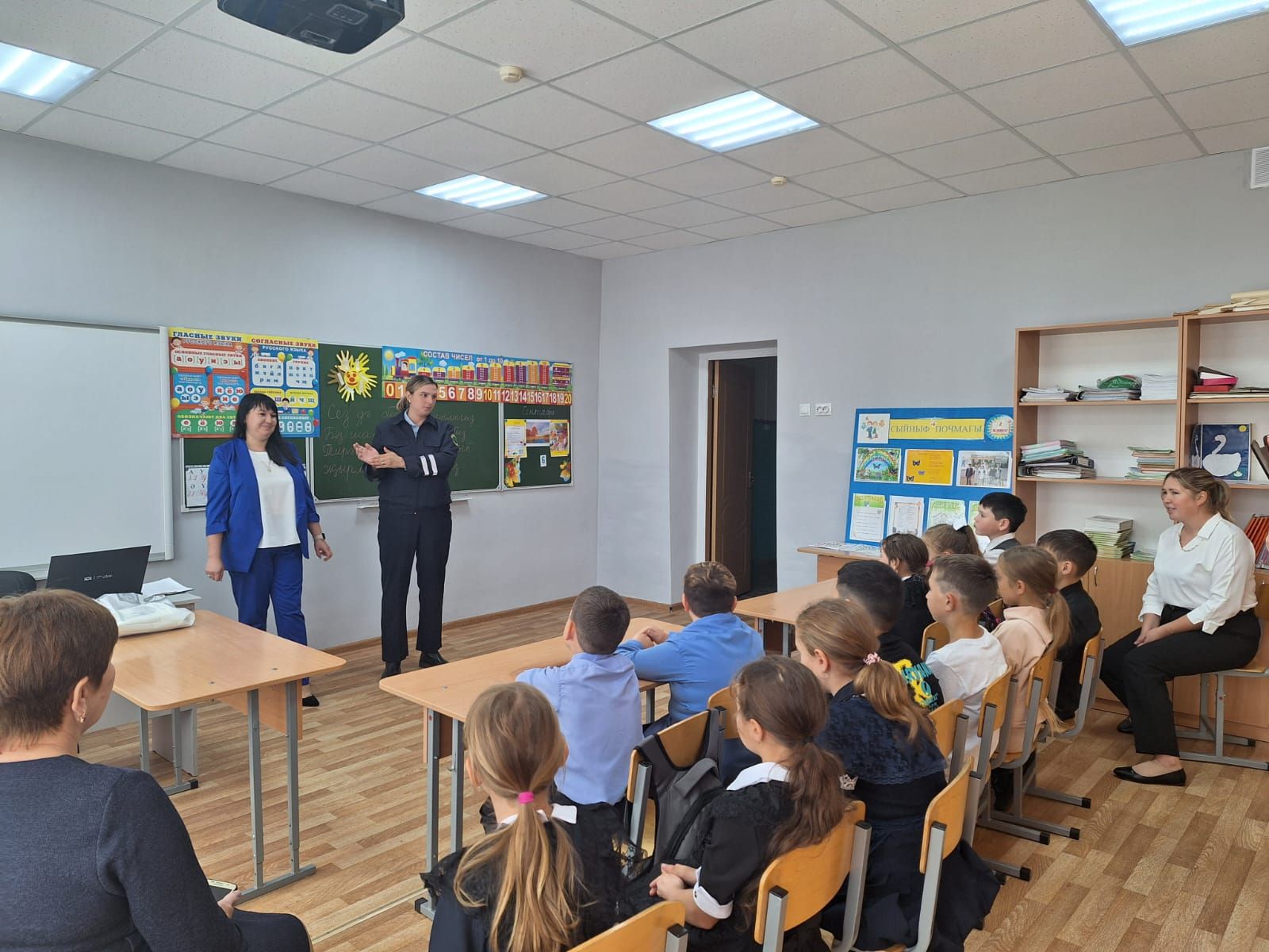 В Иж-Бобьинской школе прошла профилактическая беседа по правилам дорожного движения