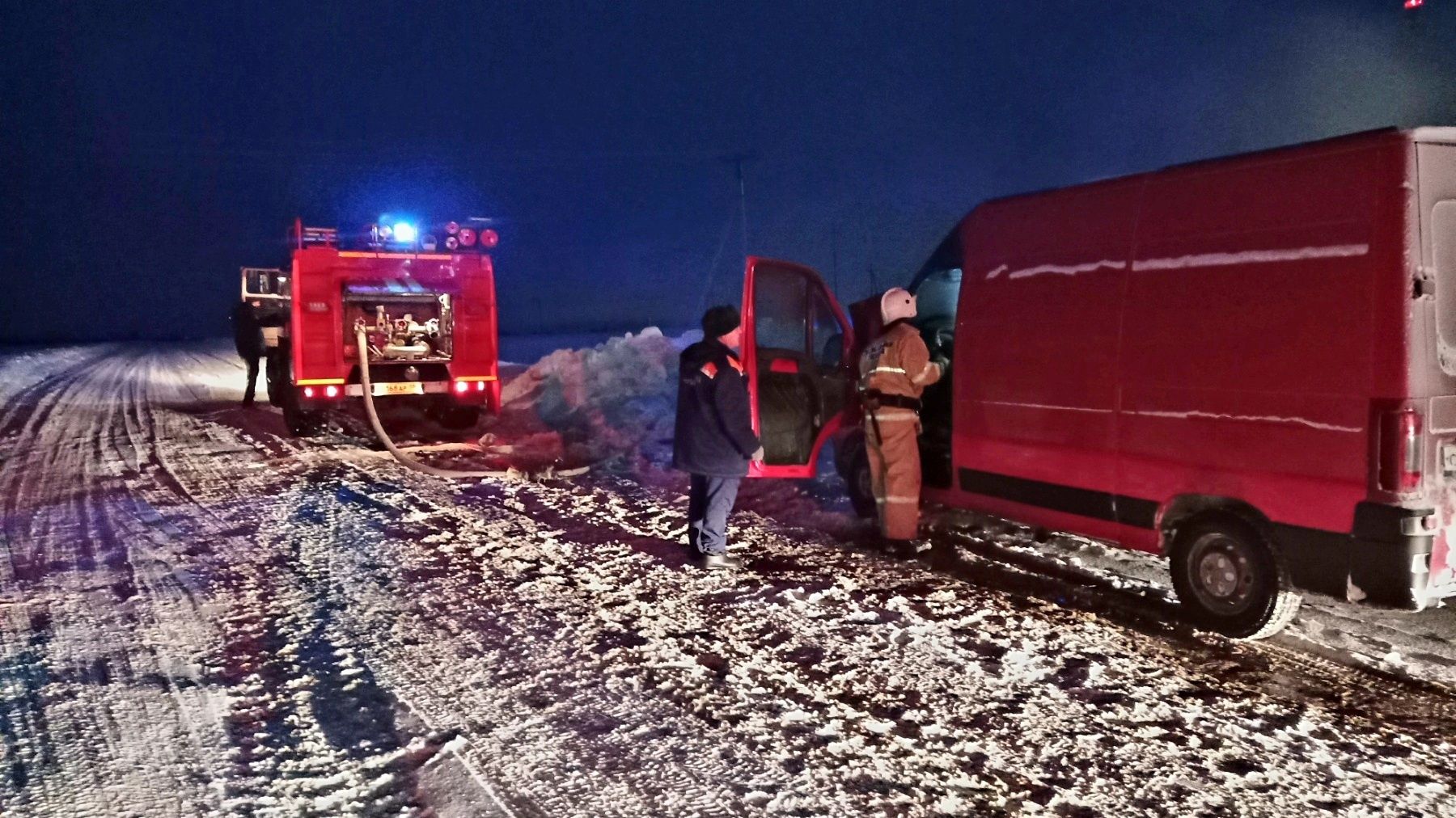 Недалеко от Агрыза на трассе загорелся автомобиль