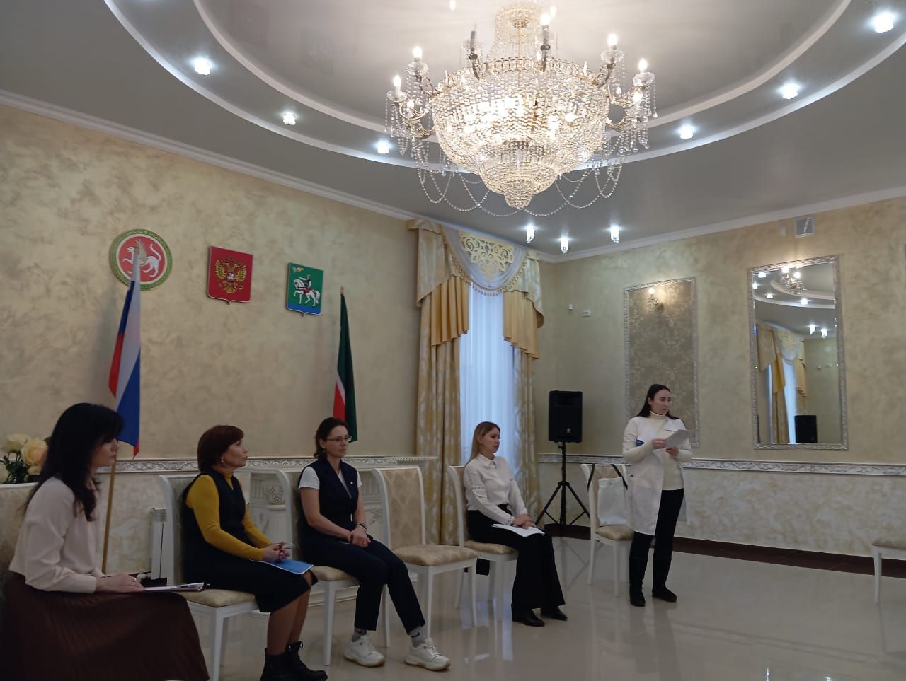 Әгерҗе ЗАГС бүлегендә булачак әниләр белән түгәрәк өстәл узды