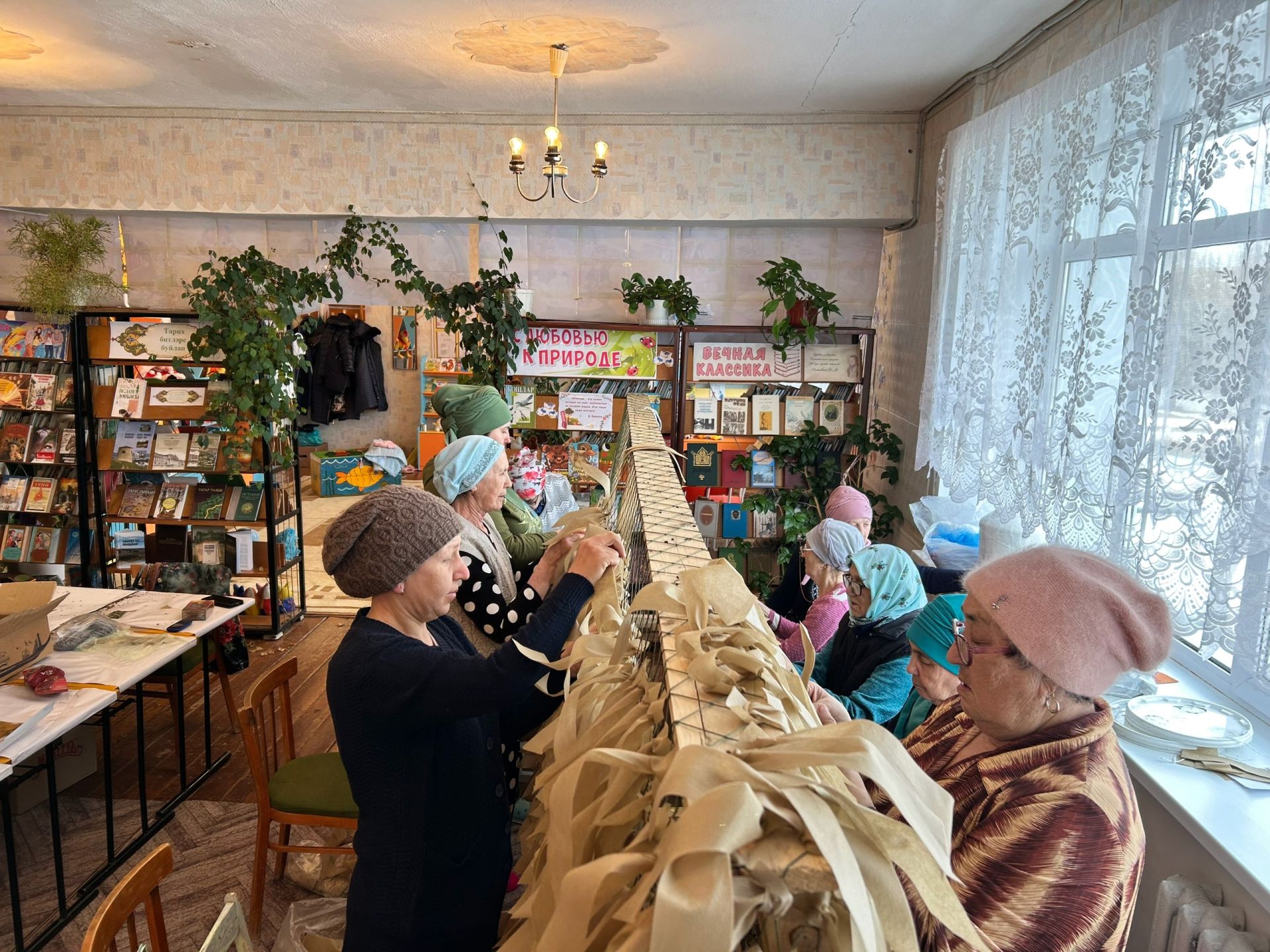 «Көмеш» волонтерлар – егетләребез өчен ышанычлы тыл