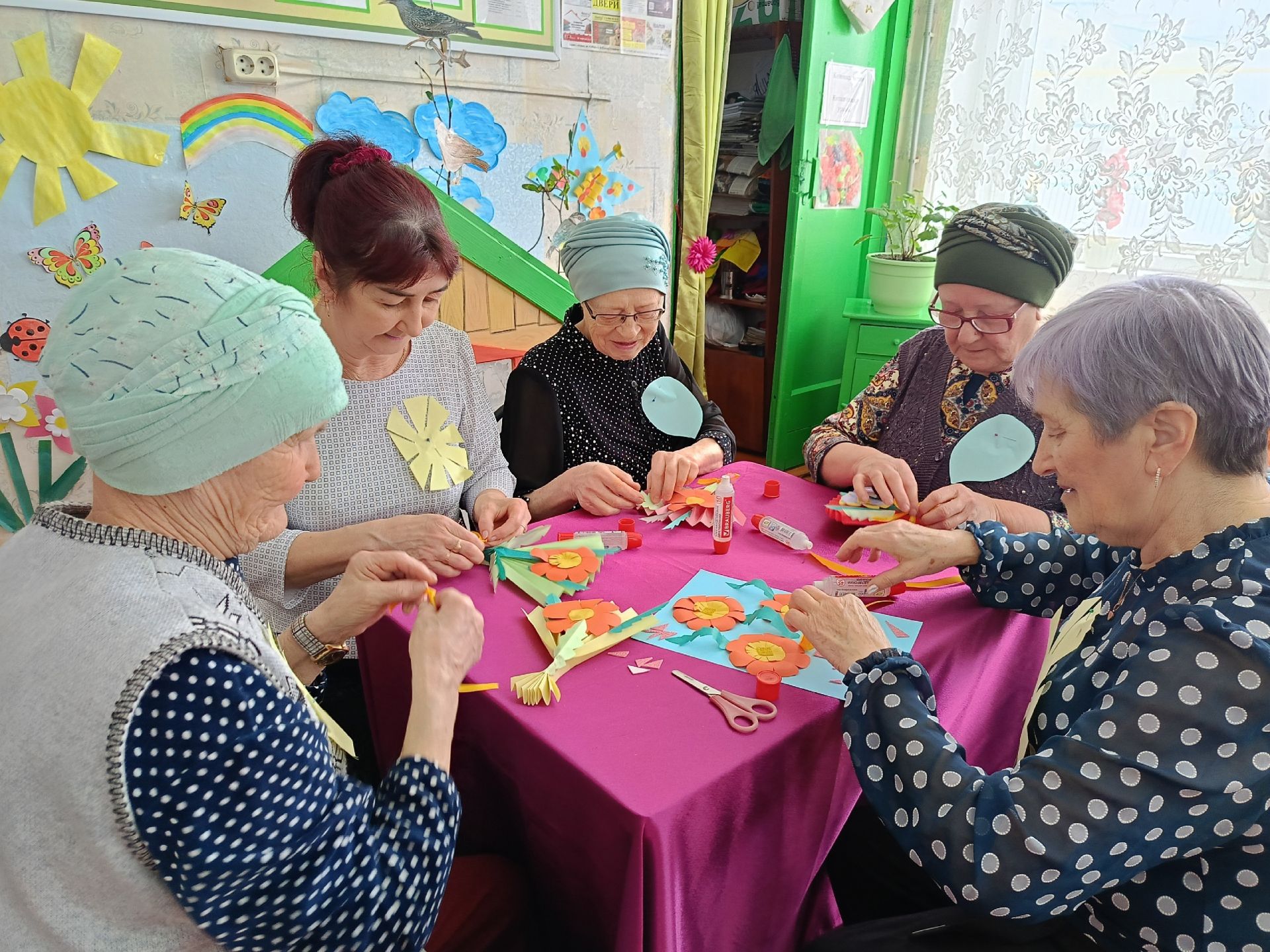 Иж-Бубый авылы китапханәсендә «Язлар матур - сез булганга» дип аталган кичә узды