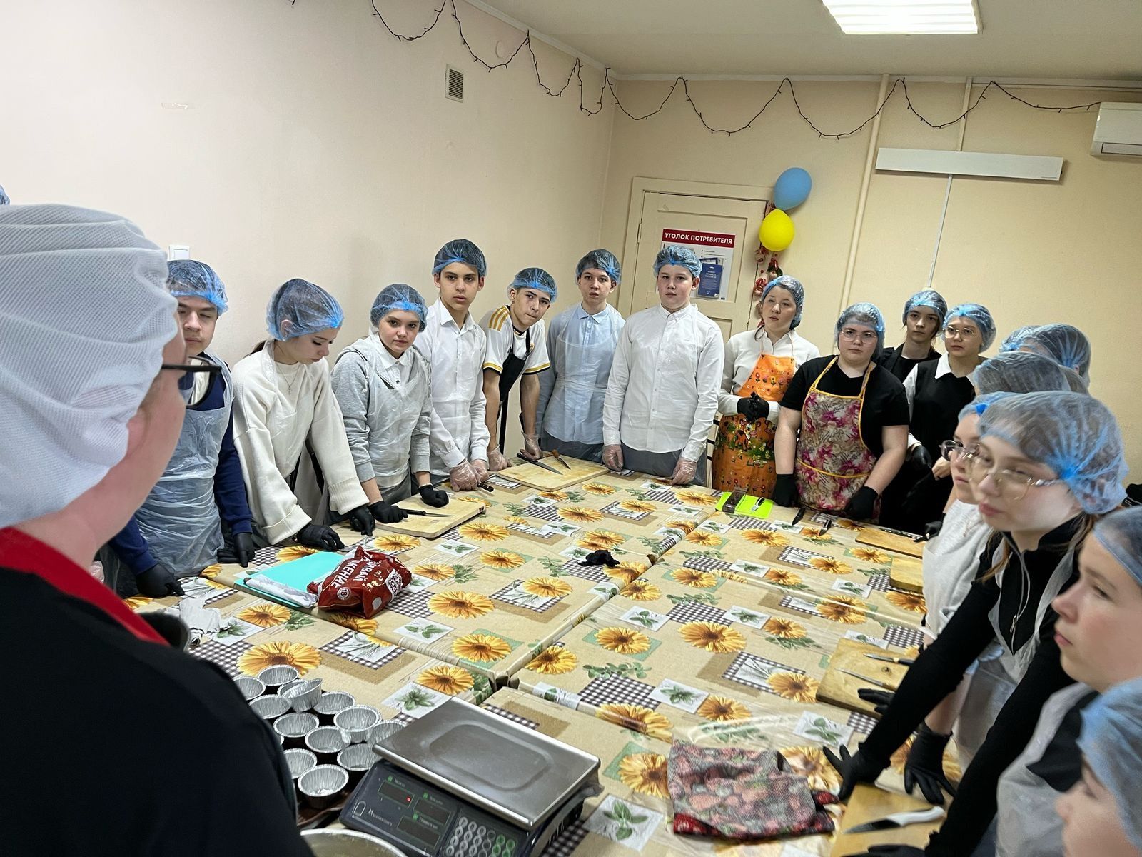 Ученики школы №3 Агрыза освоили кулинарное мастерство в железнодорожной столовой
