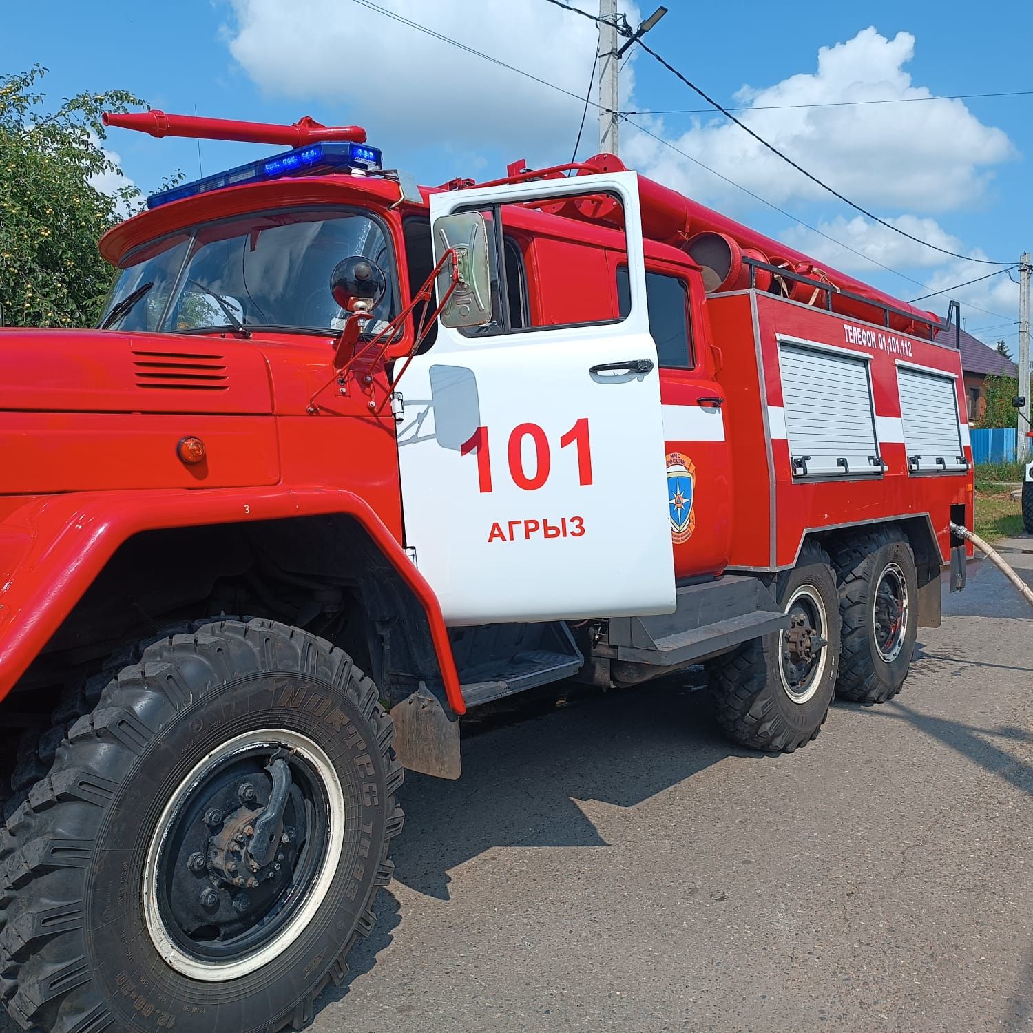 Сегодня на улице Колхозной в Агрызе произошел пожар
