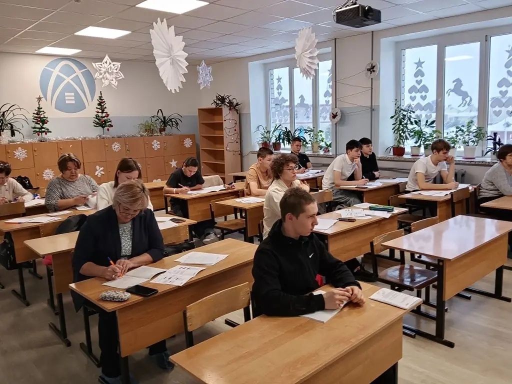 Очный формат: семинар с ведущими педагогами-наставниками республики по подготовке к ЕГЭ