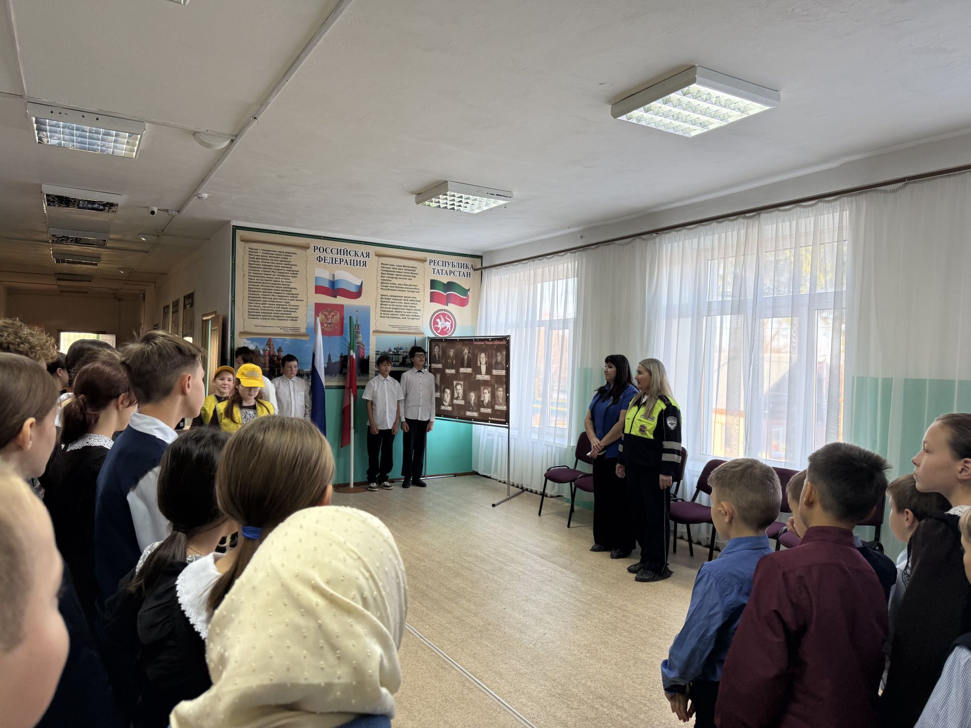 В Иж-Бобьинской школе перед каникулами напомнили о безопасности на дорогах