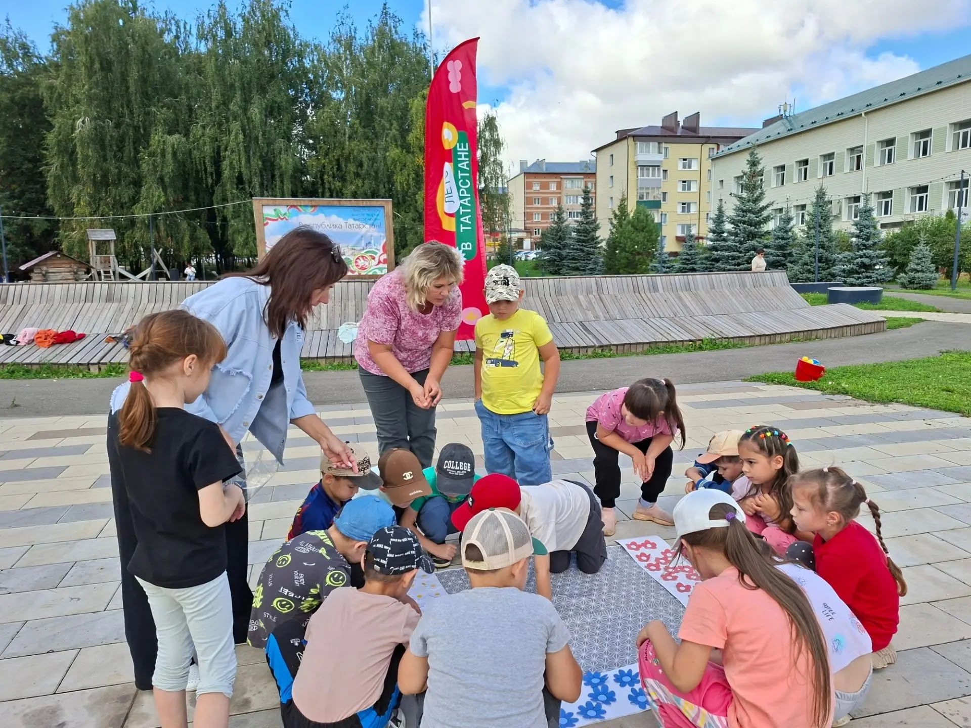 Центральная детская библиотека провела праздник «Три цвета – одна страна» для дошкольников