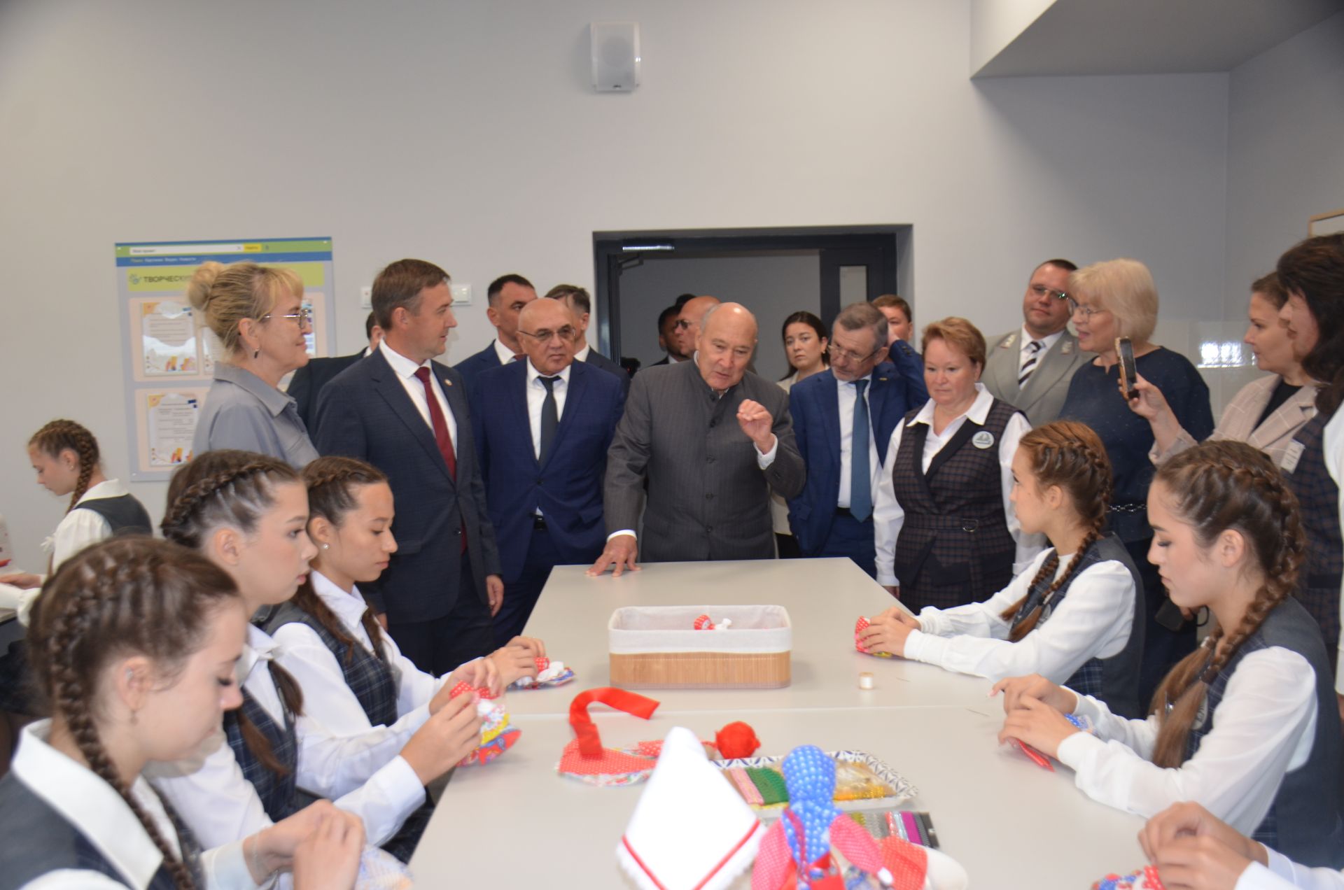 В Агрызе открылась новая гимназия №1 имени Асафа Абдрахманова