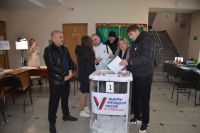 Активисты Герасимовы пришли на выборы всей семьей