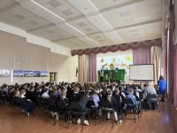 В школе №3 детям показали спектакль по ПДД и напомнили о безопасности на дорогах