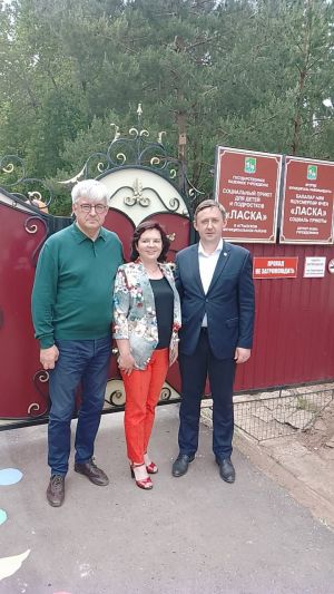 Ленар Нургаянов вместе с депутатом Госсовета РТ Айратом Зариповым посетили приют «Ласка»