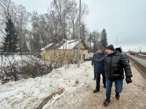Новый руководитель района Ленар Нургаянов проводит пеший обход улиц Агрыза
