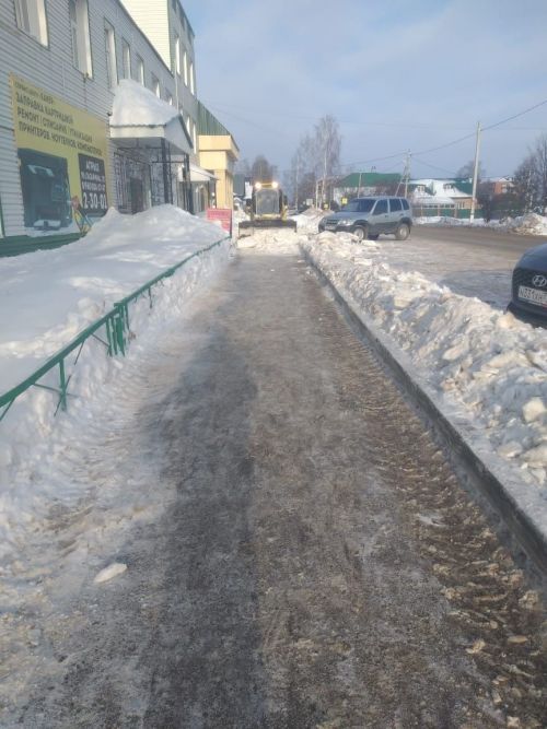 В Агрызе производится поэтапная расчистка снега