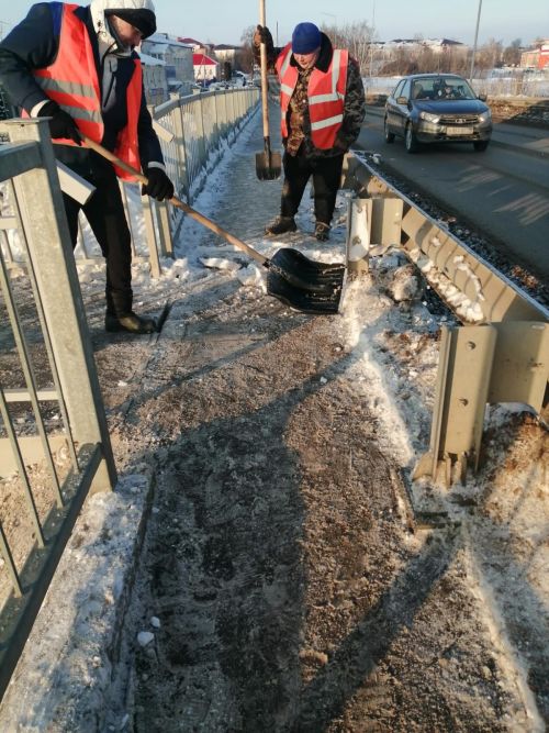 В Агрызе производится поэтапная расчистка снега
