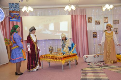 Между городскими детскими садами прошел конкурс «Дружная семья народов» (ФОТО)