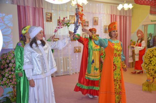 Между городскими детскими садами прошел конкурс «Дружная семья народов» (ФОТО)