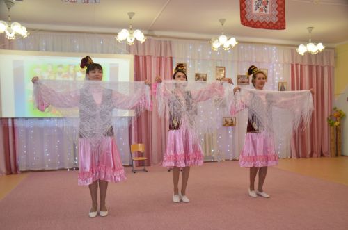 Между городскими детскими садами прошел конкурс «Дружная семья народов» (ФОТО)