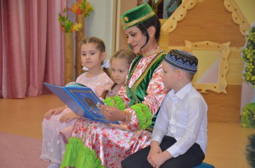 Между городскими детскими садами прошел конкурс «Дружная семья народов» (ФОТО)