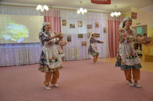 Между городскими детскими садами прошел конкурс «Дружная семья народов» (ФОТО)