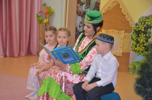 Между городскими детскими садами прошел конкурс «Дружная семья народов» (ФОТО)